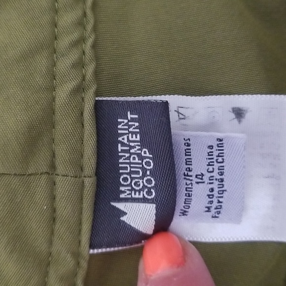 MEC capri hiking pants - Picture 5 of 8